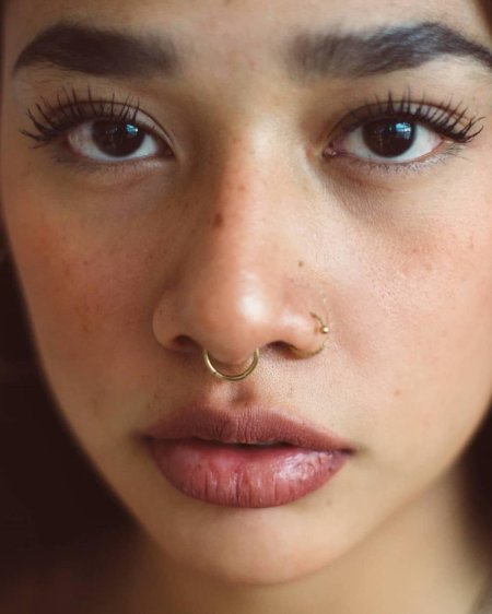 Пирсинг носа септум