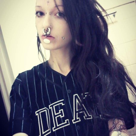 Пирсинг на лице у девушек