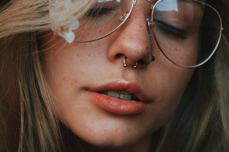 Проколотый нос у девушек