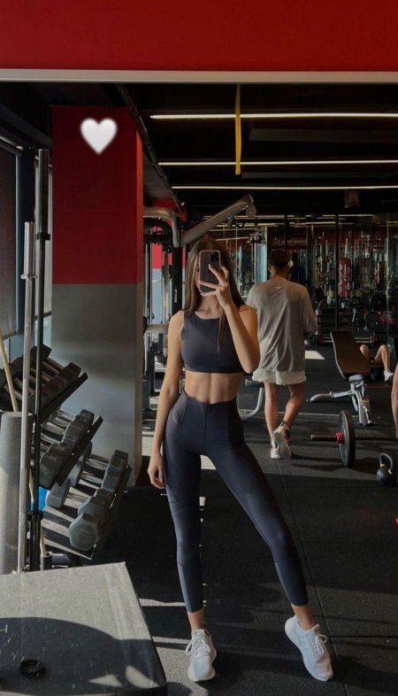 Спортивное женское тело