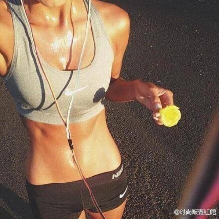 Спортивная девушка