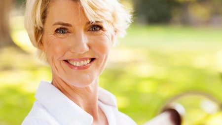 Женщина среднего возраста