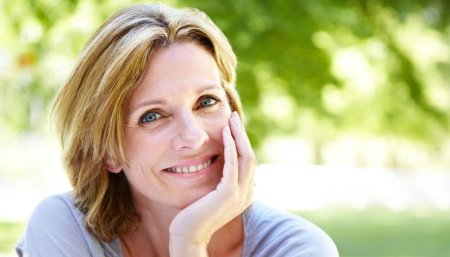 Женщина среднего возраста