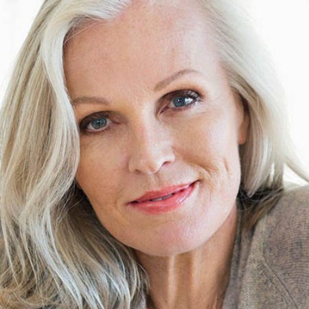 Женщина в возрасте красивая