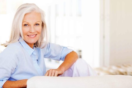 Женщина в возрасте красивая