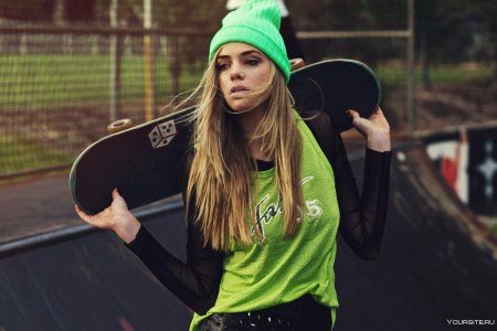 Крутая девушка