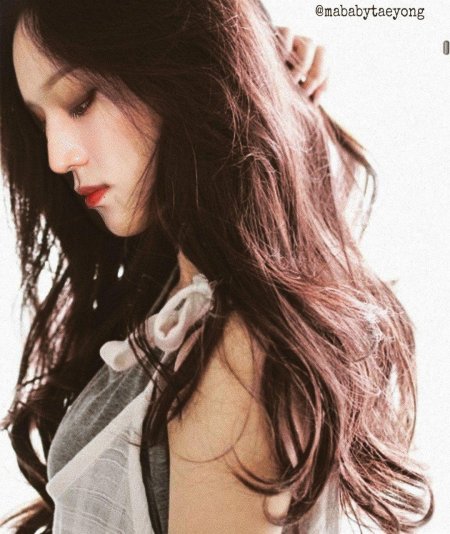 Красивая девушка кореянка