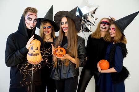 Хэллоуин люди в костюмах