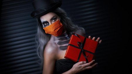 Подарок девушке на хэллоуин