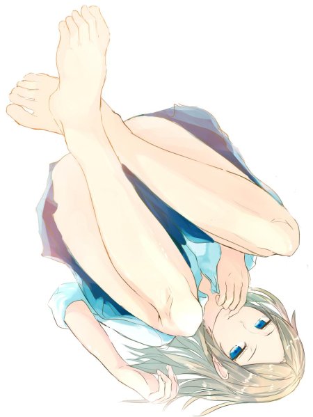 Аниме девушки задирают ноги