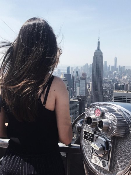 Брюнетка в нью йорке