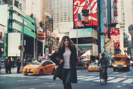 Нью йорк бродвей стрит и девушки