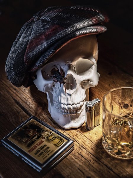 Череп с сигарой