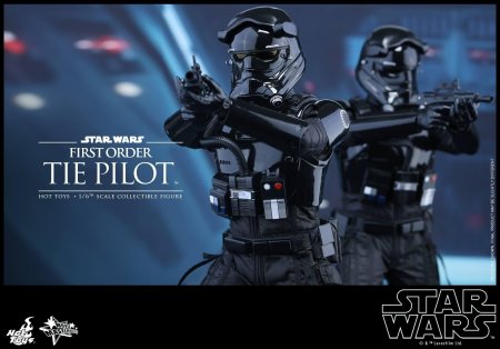 Tie pilot hot toys