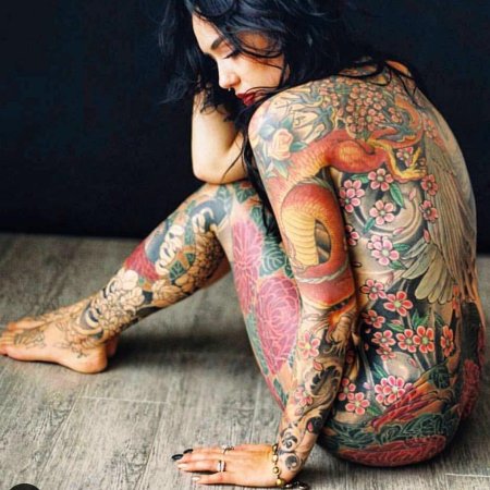 Полностью татуированные женщины