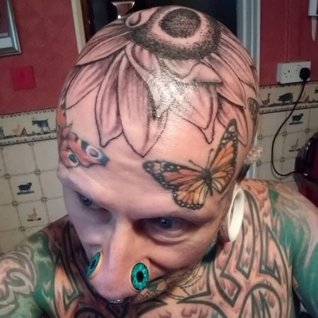 Татухи на лице