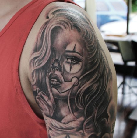 Тату в стиле чикано