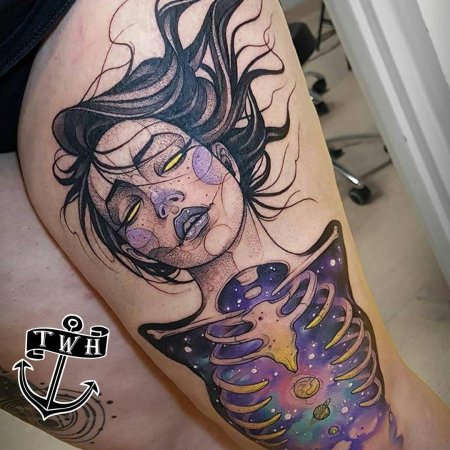 Космические тату для девушек