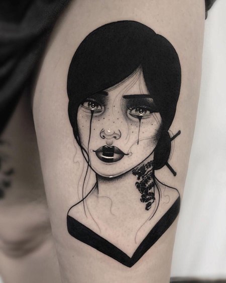 Тату девушка с черными глазами
