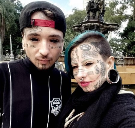 Тату на лице