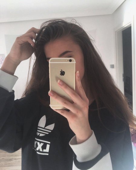 Красивые девочки с айфонами