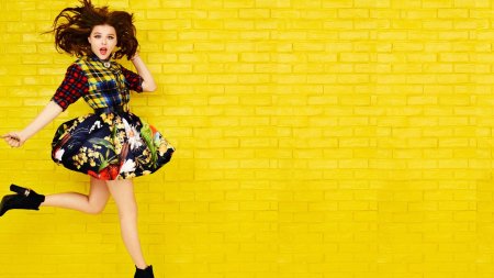 Chloe moretz seventeen