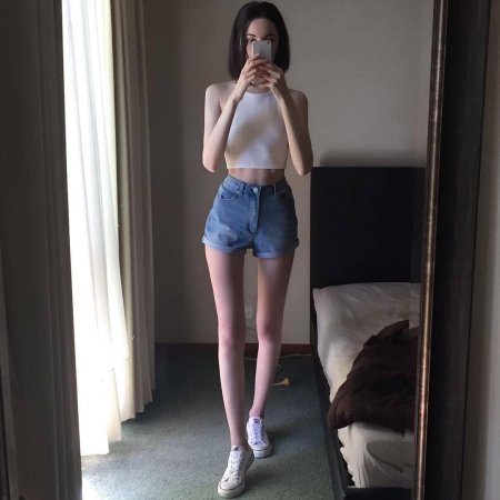 Очень худая девушка