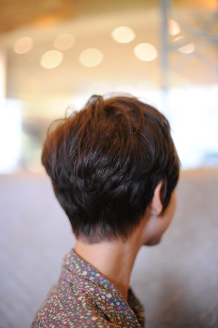 Стрижка гарсон затылок