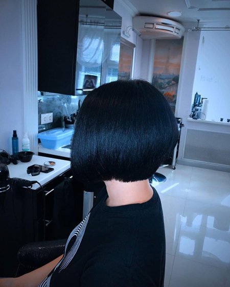 Девушка с каре