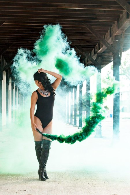 Фотосессия с цветным дымом