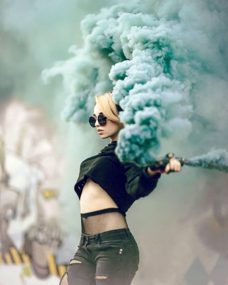 Фотосессия с цветным дымом