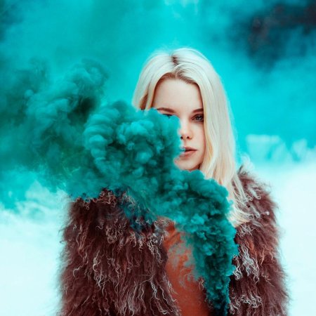 Фотосессия с цветным дымом