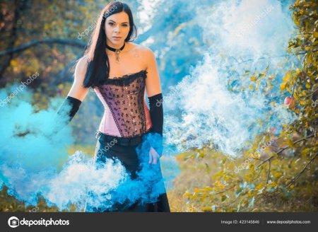 Красива девушка