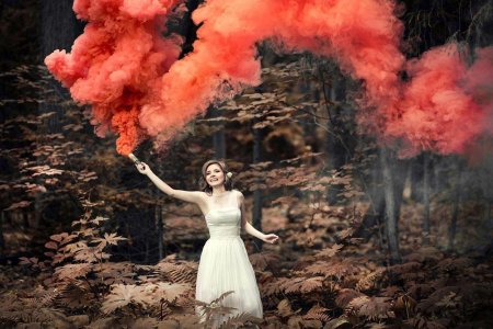 Фотосъемка с цветным дымом