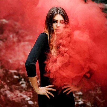 Красный дым