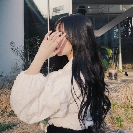 Брюнетка эстетика