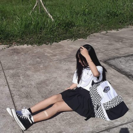 Корейские девушки с закрытыми лицами