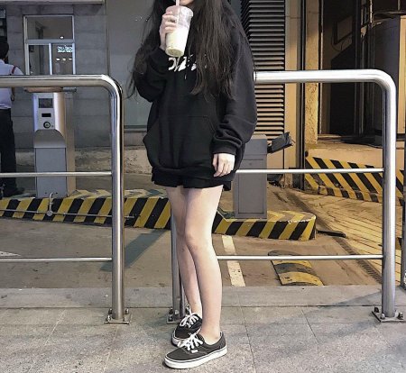 Кореянки на улице в полный рост