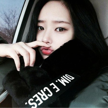 Красивая девушка кореянка