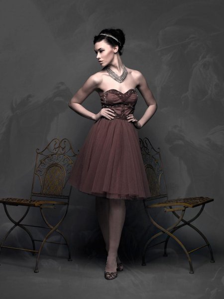 Коричневое вечернее платье