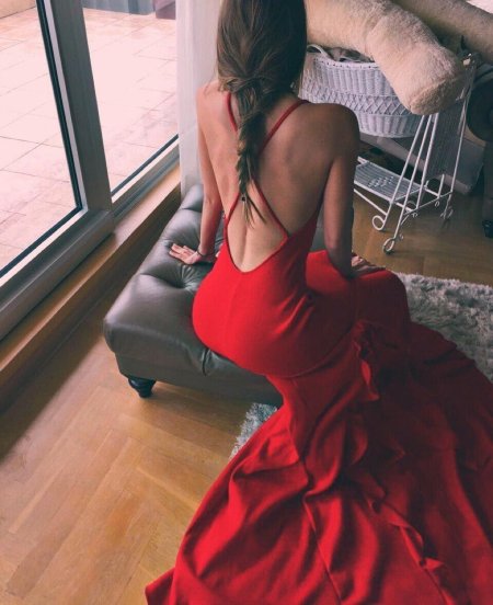 Шикарное красное платье