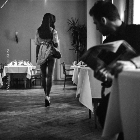 Девушка уходит от парня