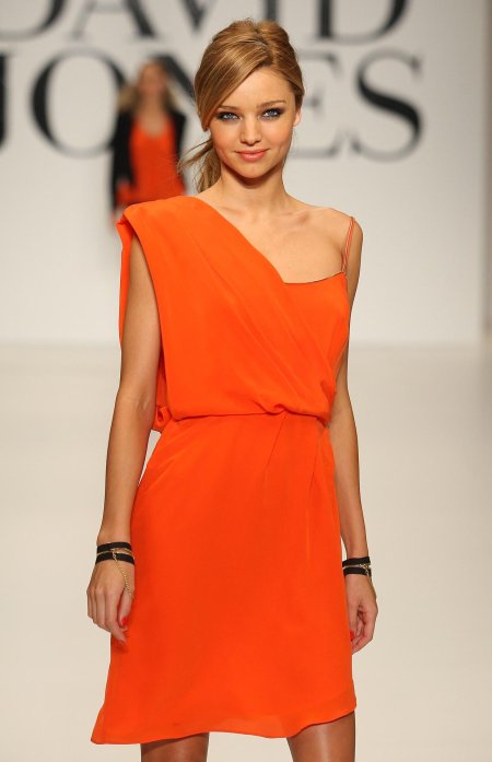 Оранжевое платье женское