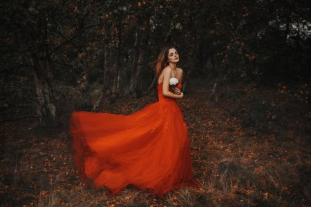 Фотосессия в лесу платье