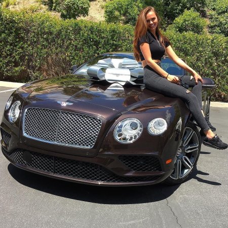 Автомобиль bentley