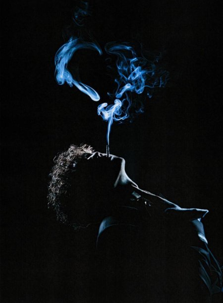 С сигаретой