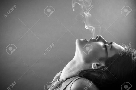 С сигаретой