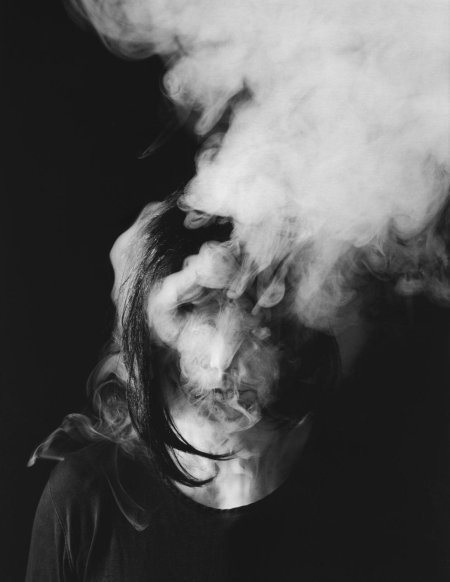 Выпускаешь дым