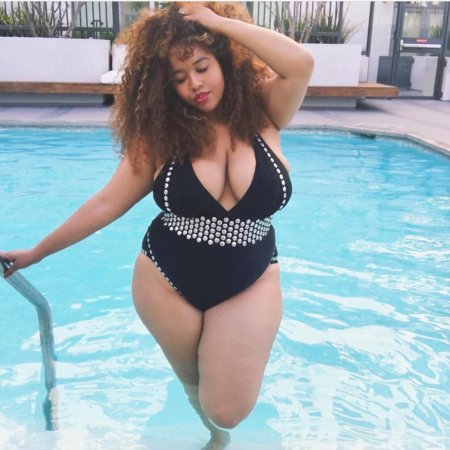 Модель плюс сайз габи грегг