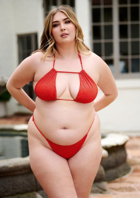 Толстые женщины в купальниках